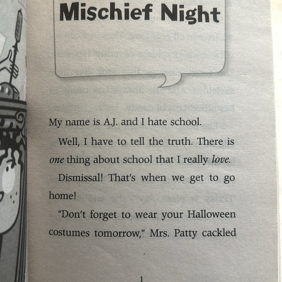 ⭐️2/$$12⭐️ Halloween mystery chapter books - Picture 6 of 7